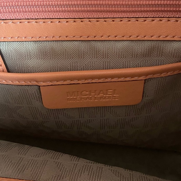 💥😍SUPER  MICHAEL KORS BUCKET DOTTIE COLOR BLOCK GRAPEFRUIT & PINK LEATHER BAG - Picture 15 of 15